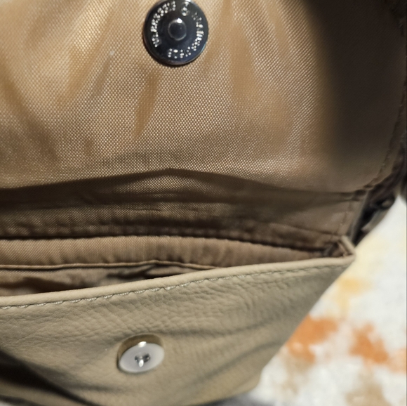 MultiSac bag with neutral background tan and brown vinyl purse - Picture 2 of 10